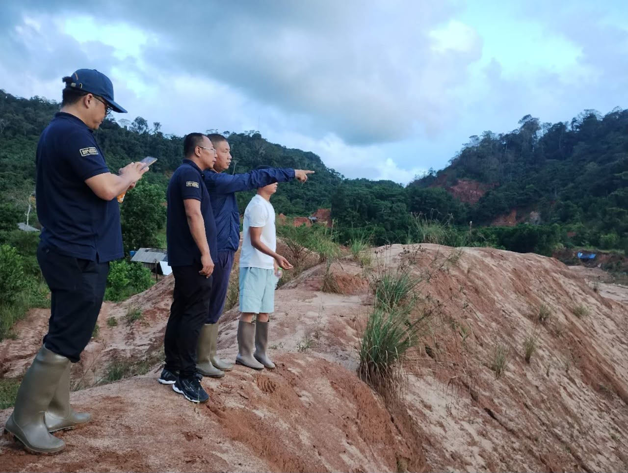 Inspeção de campo no projeto de ouro do Amapá
